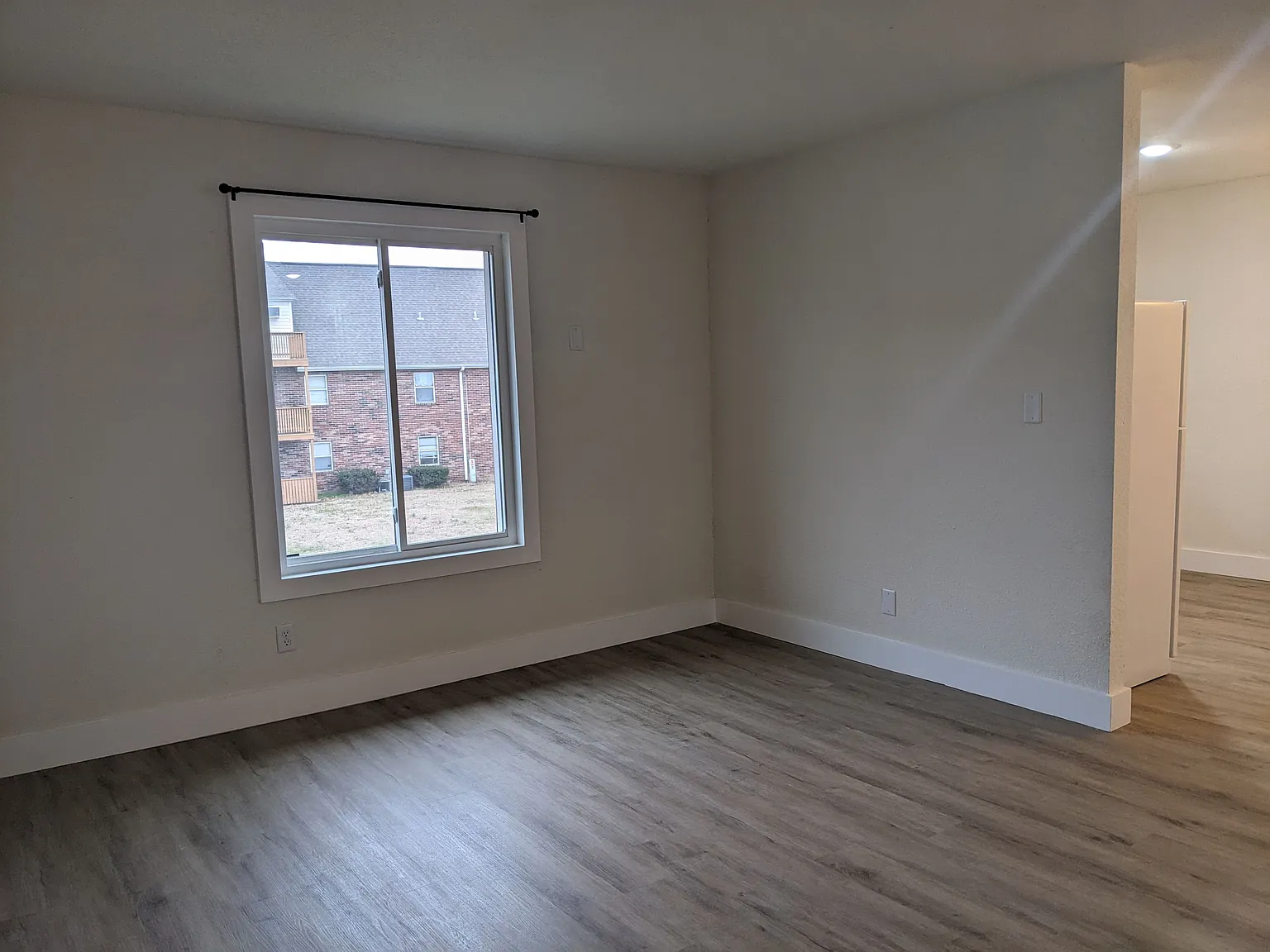 2 bed, 1.0 bath, 700 sqft, $995 — Photo 1
