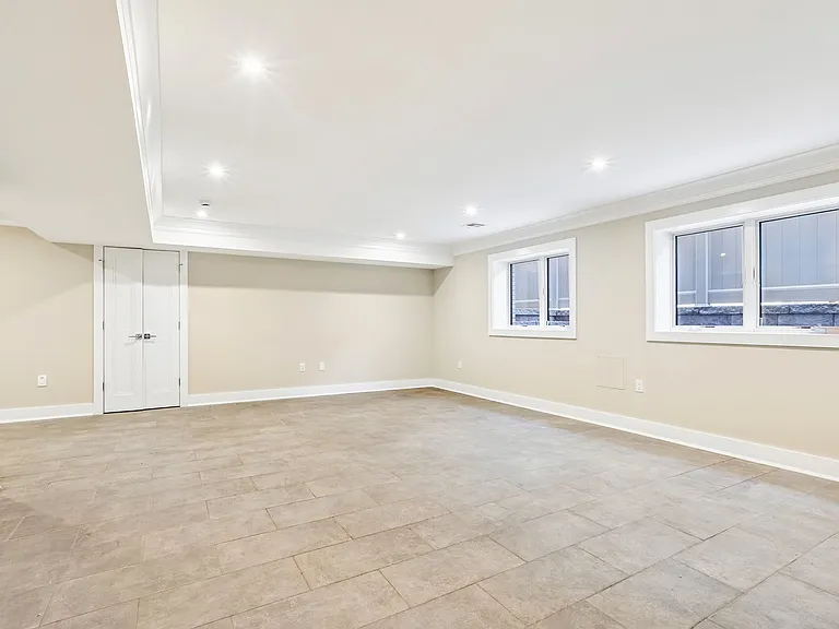 211 Warwick Ave #1 — Photo 6