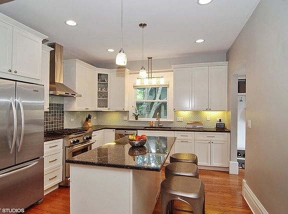 2nd image of 178 N Taylor Ave