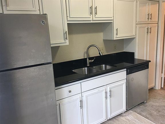4th image of 537 W Lookout Dr APT 234