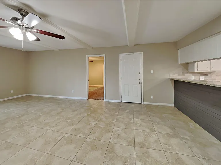 3202 Vandyke Dr — Photo 3