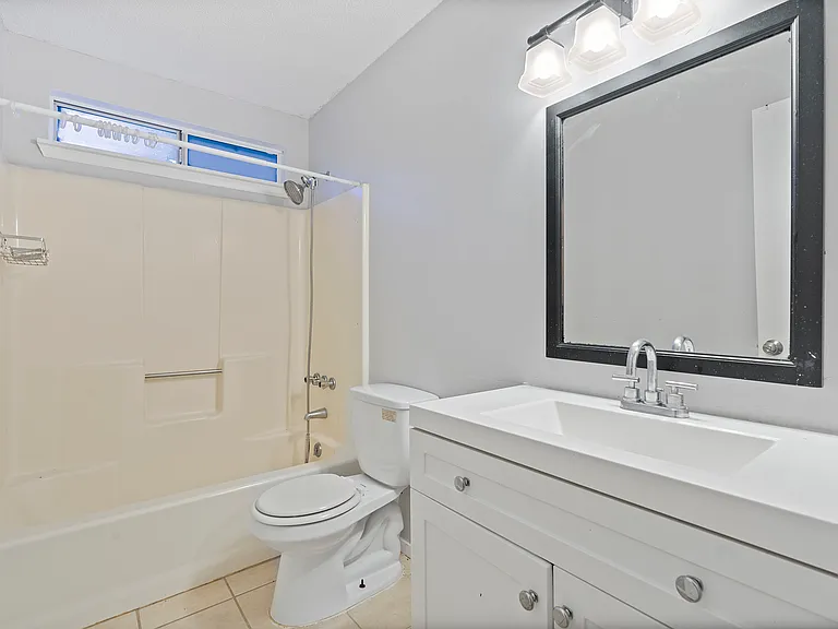 120 Briargate Ln — Photo 9