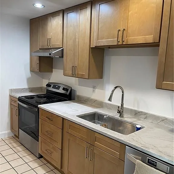 510 Corey Ln — Photo 9