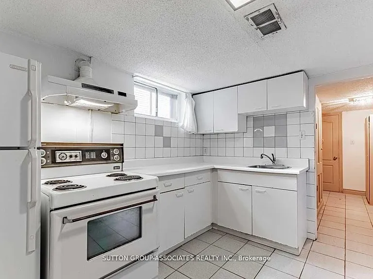 57 Aziel St #LOWER — Photo 8