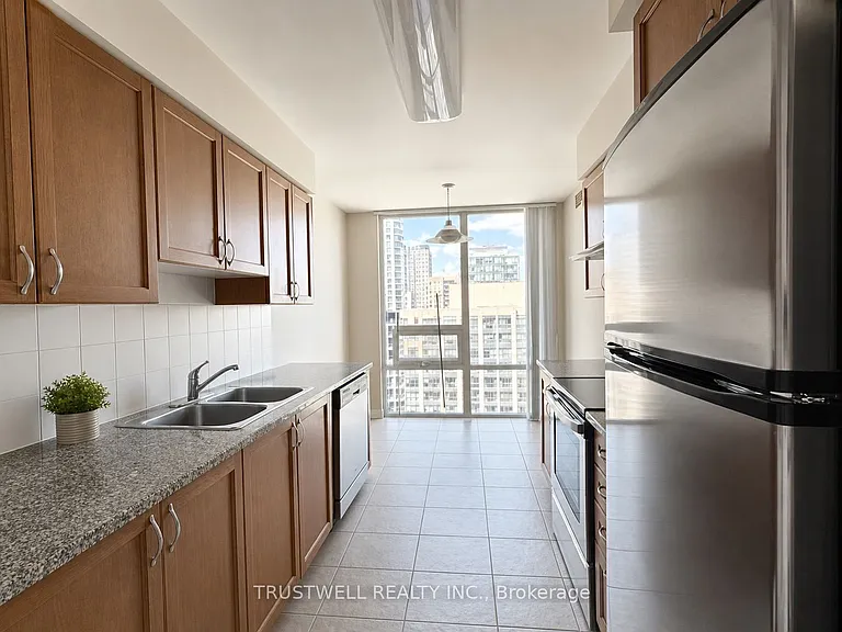 35 Hollywood Ave #2120 — Photo 2
