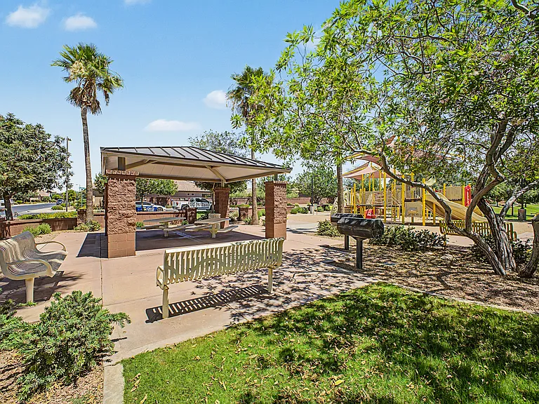 1360 W Joshua Tree Ave — Photo 50