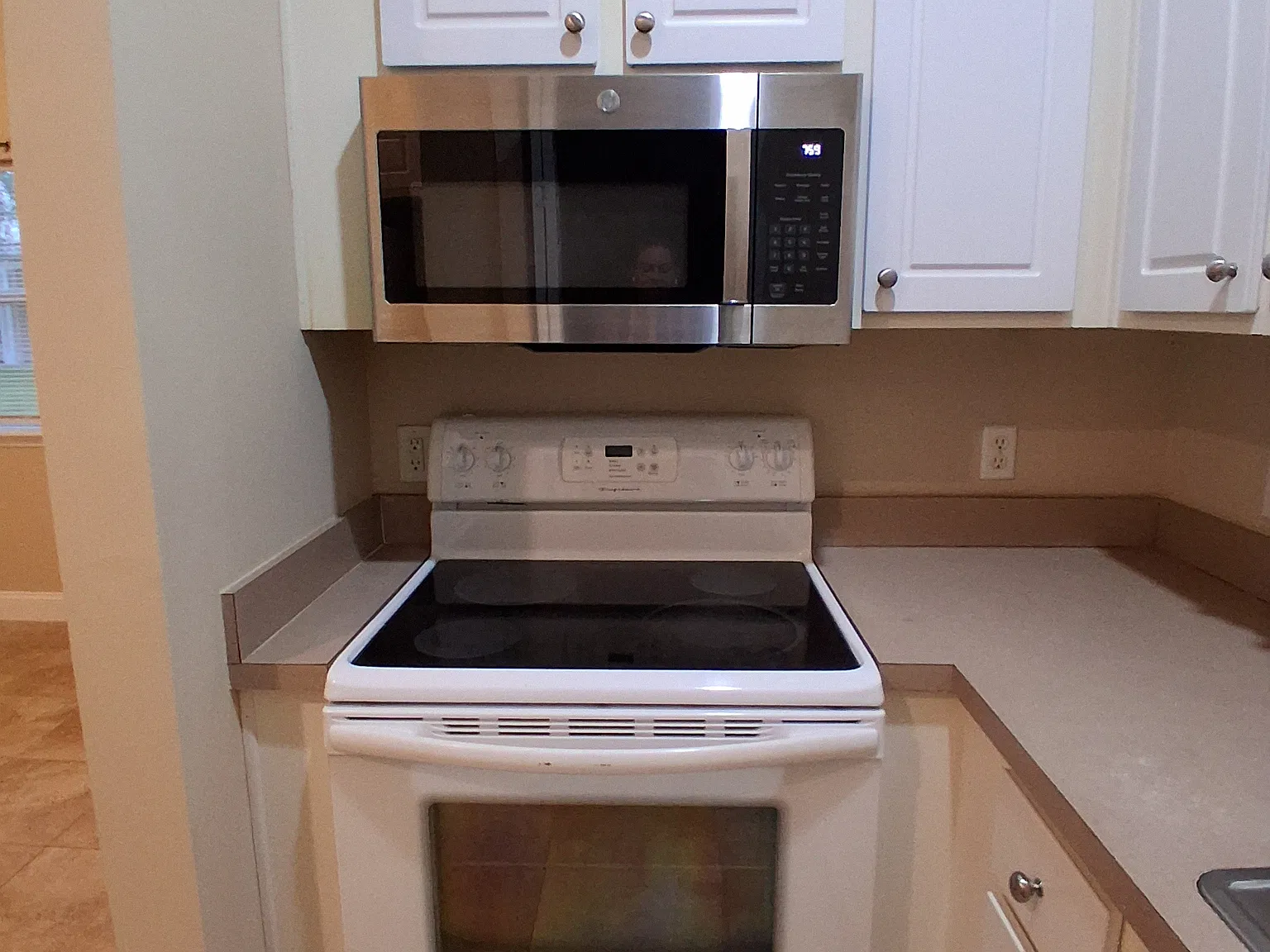 1 bed, 1.5 bath, $1,600 — Photo 3