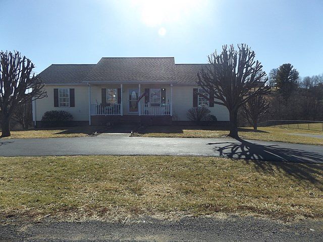 1st image of 374 Stonebrook Dr