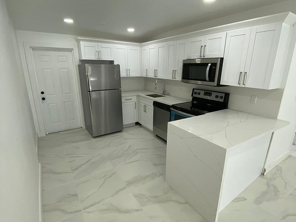 1st image of 3990 SW 51st St #2