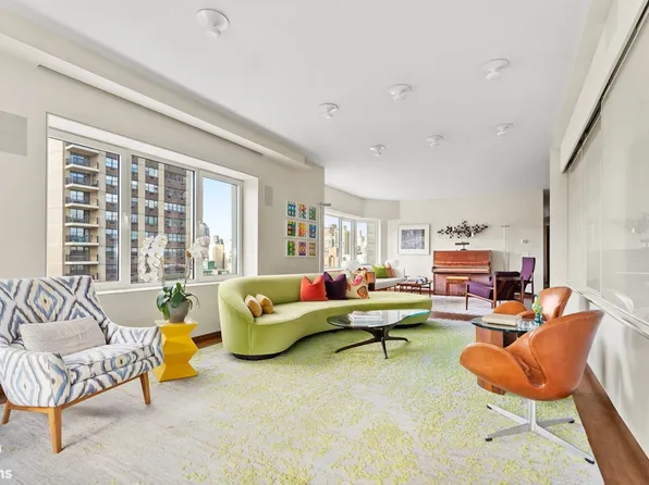 201 East 79th Street image 3 of 21