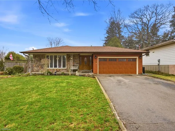 13 Brooks Ct, Brantford, ON N3R 6X9