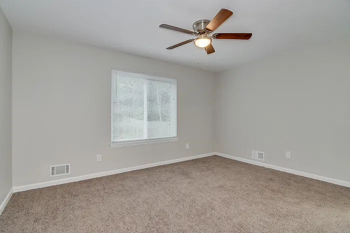 357 Forest Ct — Photo 9