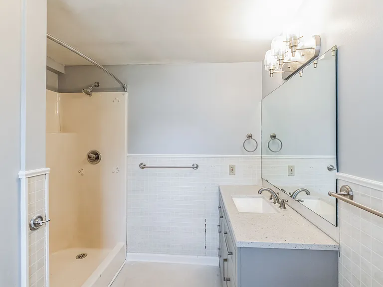 363 Carnation St — Photo 9