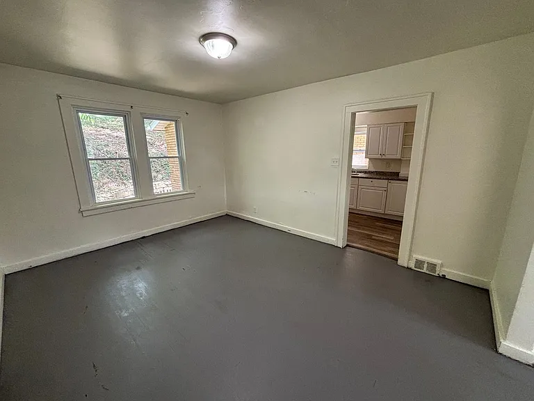 1409 Brookline Blvd — Photo 9