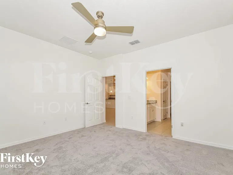 327 Corbel Ln — Photo 8