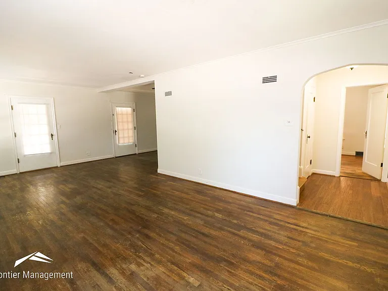 1849 Anderson Ave — Photo 7