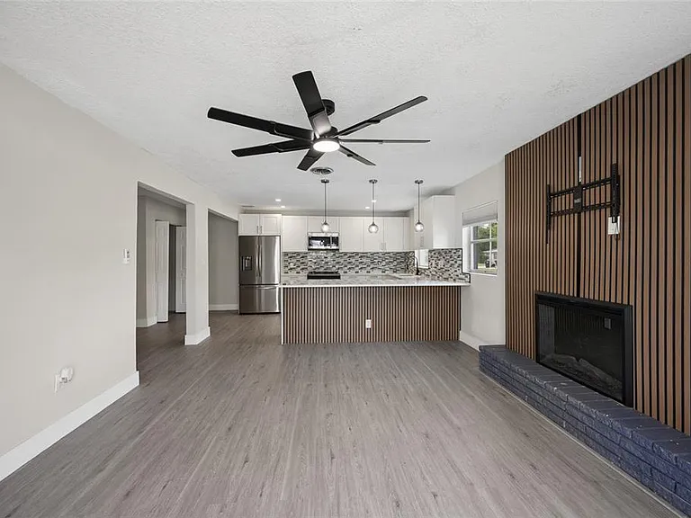6036 Dogwood Dr — Photo 4