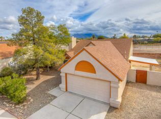 7836 N Roundstone Dr, Tucson, AZ 85741