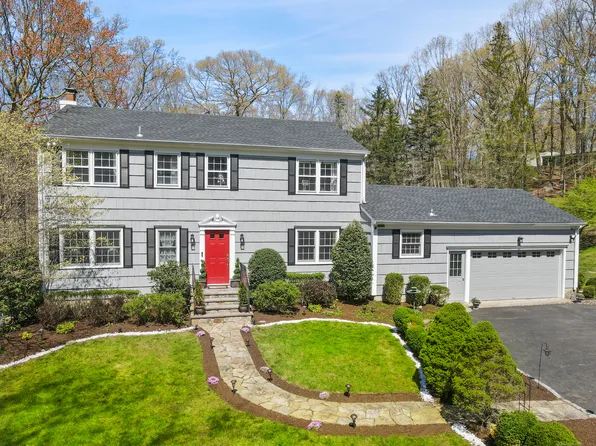 8 Evergreen Road, New Canaan, CT 06840