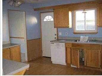 5th image of 10177 Emerson Ave