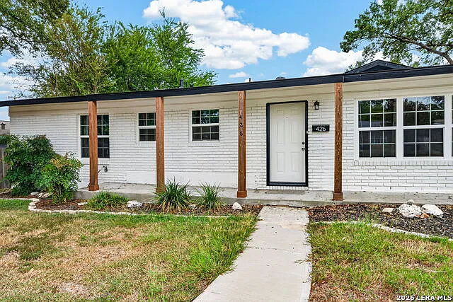 3 bed, 2.0 bath, 2127 sqft, $2,500 — Photo 1