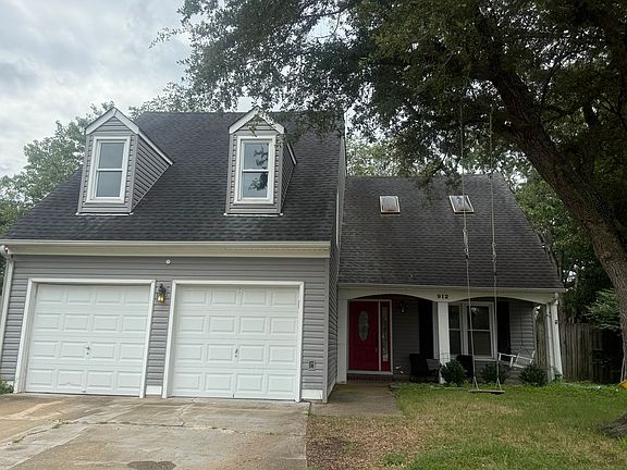 2nd image of 912 Park Landing Ct