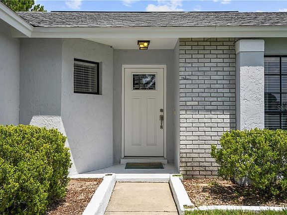 3rd image of 15512 Hidden Lake Cir