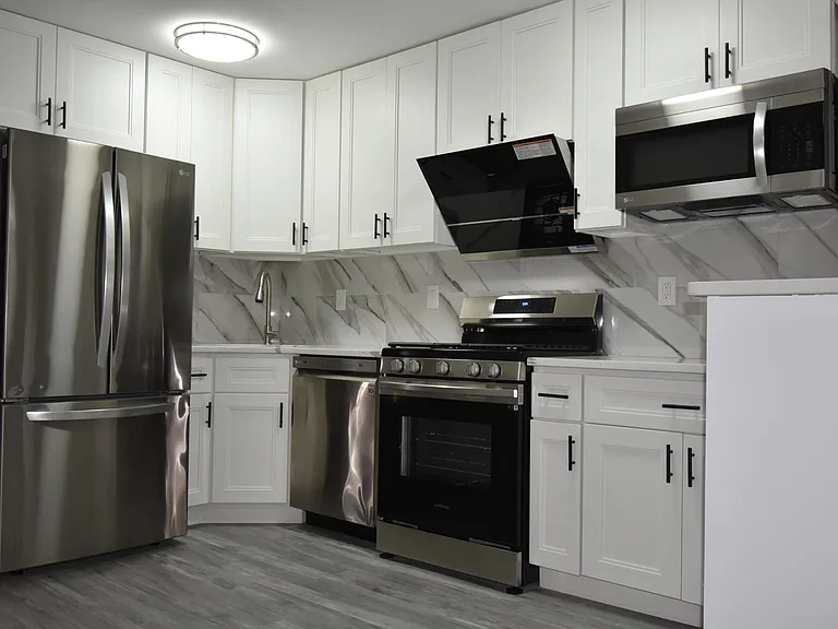 260 S 20th St #3 — Photo 8