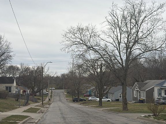 5th image of 7432 Bellefontaine Ave