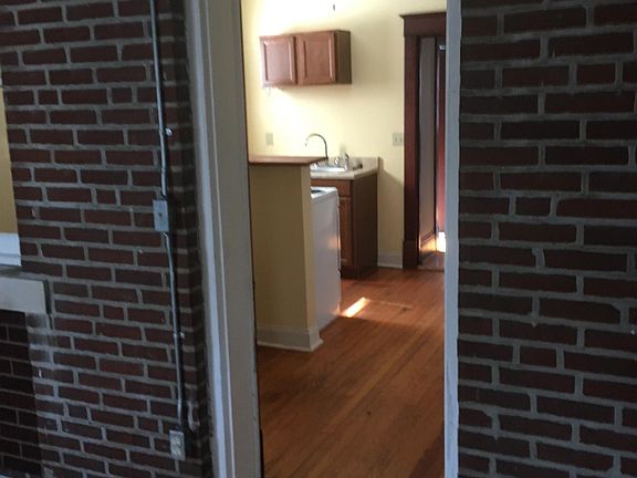 4th image of 2348 Lawrence St