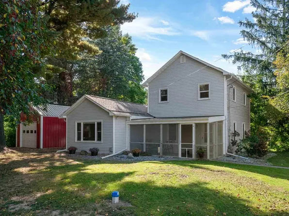 60285 S Main St, South Bend, IN 46614
