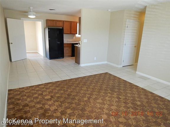 3rd image of 4105 Maple Hill Rd