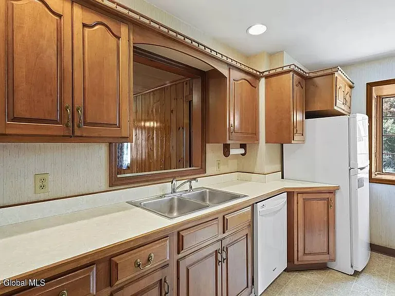 19 Buell Ave — Photo 8
