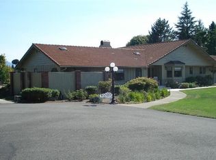 354 Country Aire Dr, Grants Pass, OR 97526