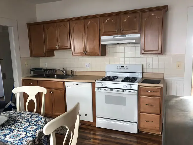 124 Belmont St #1 — Photo 14