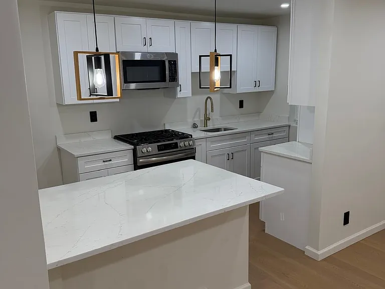 1304 Browning St — Photo 4