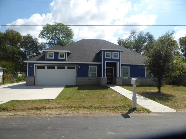 230 3rd St, Wilmer, TX 75172