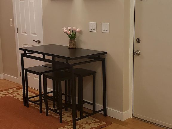 4th image of 169 Malcolm Ave #2L