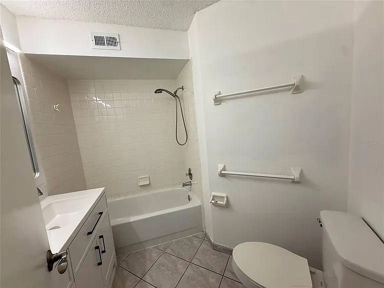 3900 Southpointe Dr #120 — Photo 13