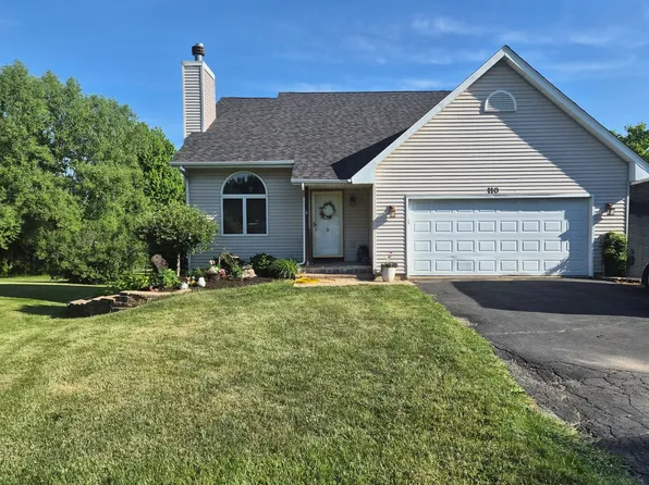 110 Falcon Way SW, Poplar Grove, IL 61065