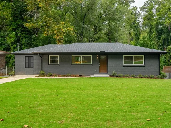 3285 Pinehill Dr, Decatur, GA 30032