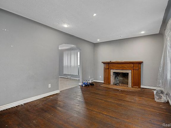 4th image of 12603 Riad St