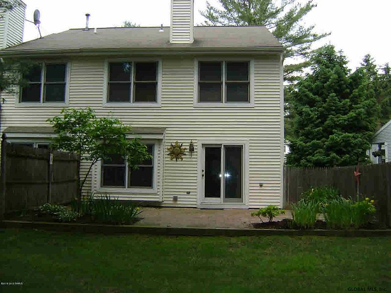 4th image of 14 Tiffany Lane