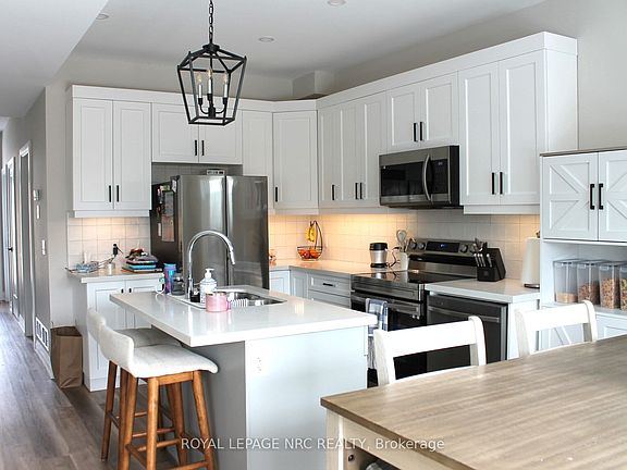 3rd image of 19 Cambridge Rd E