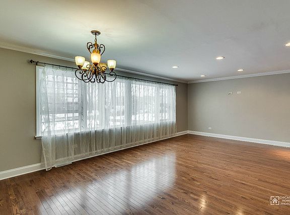 5th image of 265 N Bonnie Brae Ave