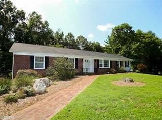 3940 Chilton Dr, Winston Salem, NC 27106