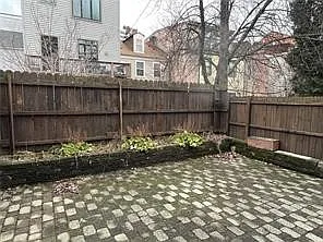 617 Avery St — Photo 38