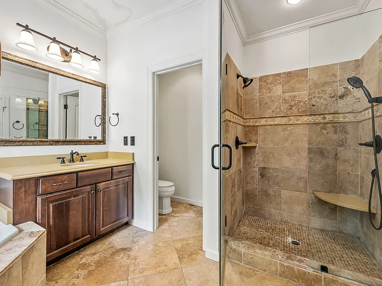 405 Pondview Ct — Photo 19