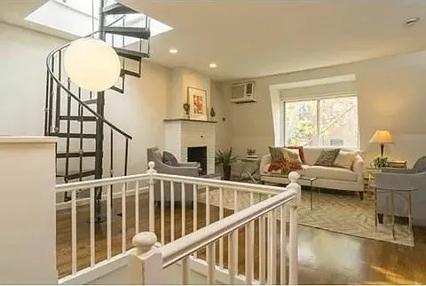 24 Lawrence St #2 — Photo 8