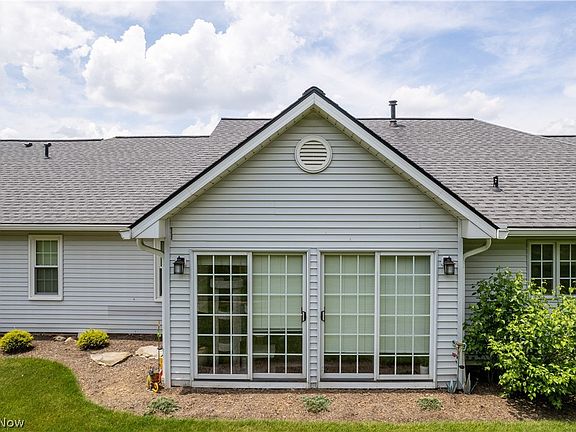 2nd image of 1059 Sterling Oaks Dr